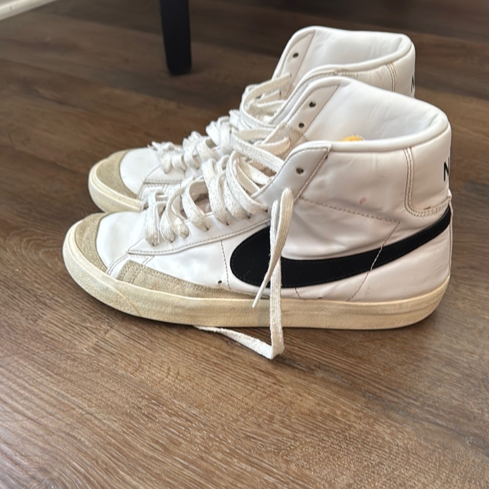 Nike Women's White and Black Blazers